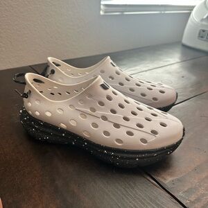 Kane Revive White/Black Speckle Men’s Sz10